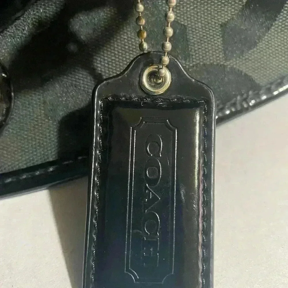 Coach cc signature